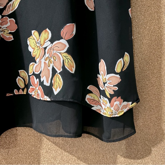 Floral Two-Layer Halter Style Blouse - Picture 5 of 7